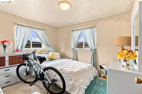Bedroom - 207 Holly St, Vallejo, CA 94589 photo 1 of 6