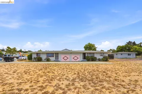 207 Holly St, Vallejo, CA 94589