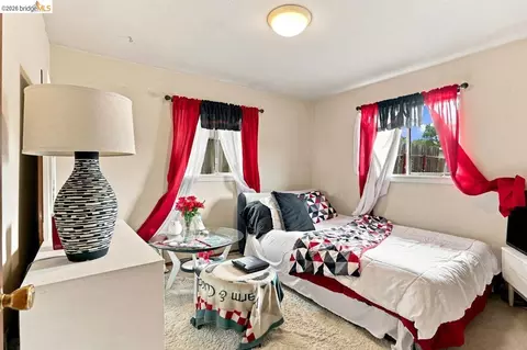 Bedroom - 207 Holly St, Vallejo, CA 94589 photo 2 of 6