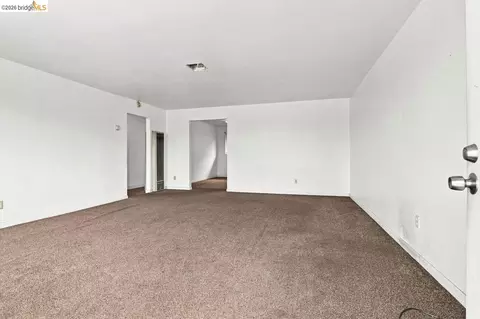 Living - 207 Holly St, Vallejo, CA 94589 photo 5 of 7
