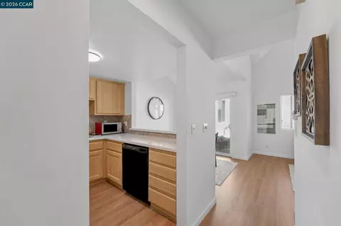 Entry Way - 4536 Melody Dr #D, Concord, CA 94521 photo 2 of 7