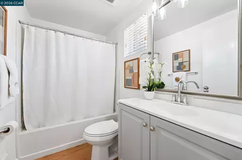 Bath - 4536 Melody Dr #D, Concord, CA 94521 photo 1 of 1