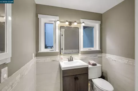 Bath - 5184 Darby Russell Rd, Murphys, CA 95247 photo 5 of 5