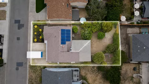 View/Area - 17119 Rolando Ave, Castro Valley, CA 94546 photo 2 of 11