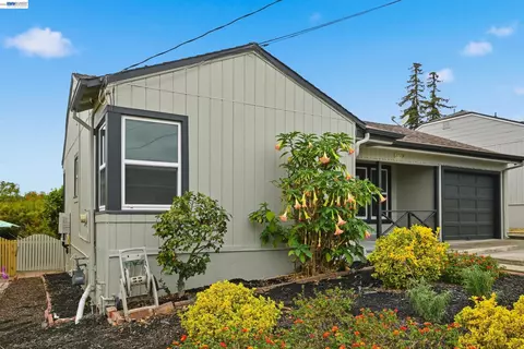 Exterior - 17119 Rolando Ave, Castro Valley, CA 94546 photo 2 of 11