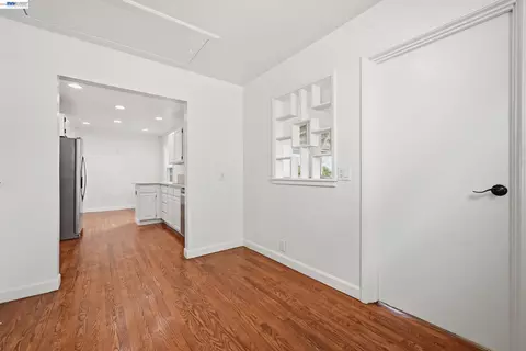 Entry Way - 17119 Rolando Ave, Castro Valley, CA 94546 photo 2 of 3