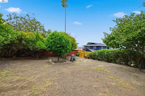 Exterior - 17119 Rolando Ave, Castro Valley, CA 94546 photo 6 of 11