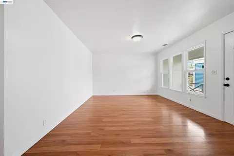 Living - 17119 Rolando Ave, Castro Valley, CA 94546 photo 2 of 6