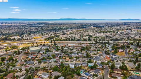 View/Area - 17119 Rolando Ave, Castro Valley, CA 94546 photo 6 of 11