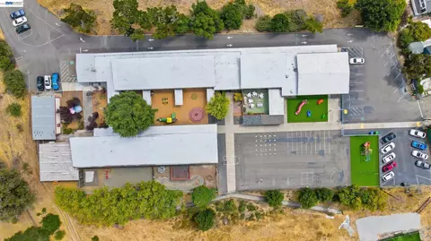 View/Area - 17119 Rolando Ave, Castro Valley, CA 94546 photo 5 of 11