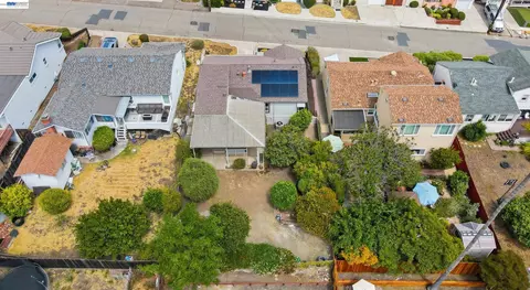 View/Area - 17119 Rolando Ave, Castro Valley, CA 94546 photo 3 of 11