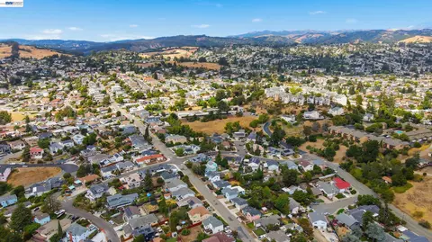 View/Area - 17119 Rolando Ave, Castro Valley, CA 94546 photo 8 of 11