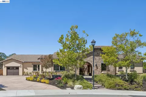2402 Silver Oaks Ln, Pleasanton, CA 94566