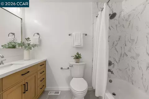Bath - 8798 Augusta Ct, Dublin, CA 94568 photo 6 of 6