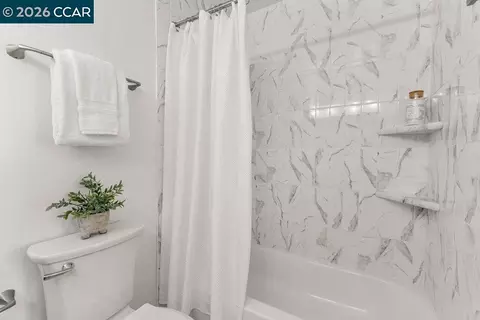 Bath - 8798 Augusta Ct, Dublin, CA 94568 photo 5 of 6