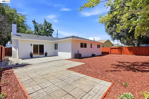 Exterior - 6963 Portage Rd, Dublin, CA 94568 photo 4 of 7