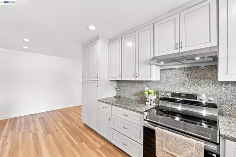 Kitchen - 6963 Portage Rd, Dublin, CA 94568 photo 4 of 6