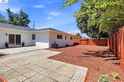 Exterior - 6963 Portage Rd, Dublin, CA 94568 photo 5 of 7