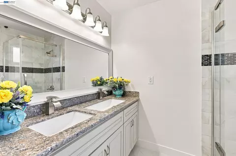 Bath - 6963 Portage Rd, Dublin, CA 94568 photo 3 of 4