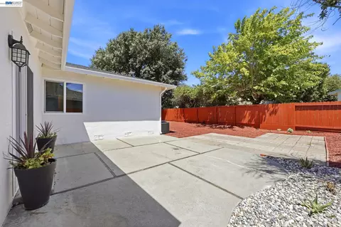 Exterior - 6963 Portage Rd, Dublin, CA 94568 photo 3 of 7