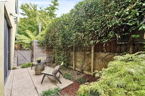 Exterior - 2211 5th St #B, Berkeley, CA 94710 photo 5 of 11