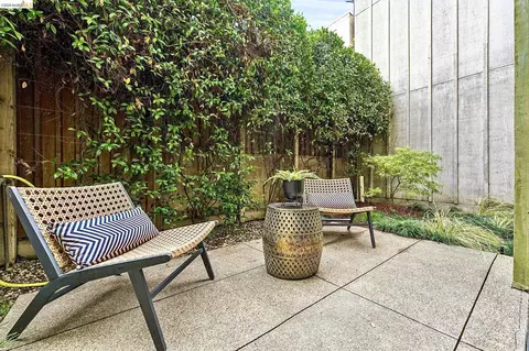 Exterior - 2211 5th St #B, Berkeley, CA 94710 photo 6 of 11