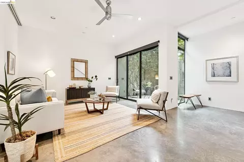 Living - 2211 5th St #B, Berkeley, CA 94710 photo 2 of 9