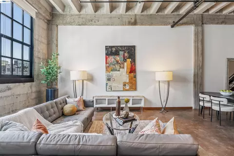 Living - 247 Fourth St #405, Oakland, CA 94607 photo 3 of 4