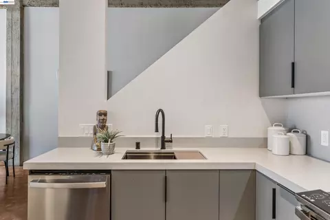 Kitchen - 247 Fourth St #405, Oakland, CA 94607 photo 7 of 8