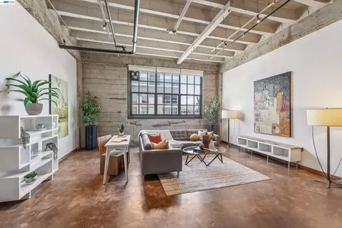 Living - 247 Fourth St #405, Oakland, CA 94607 photo 2 of 4
