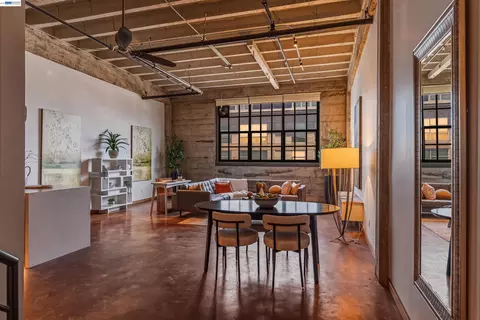 247 Fourth St #405, Oakland, CA 94607