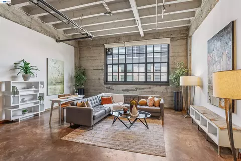 Living - 247 Fourth St #405, Oakland, CA 94607 photo 1 of 4