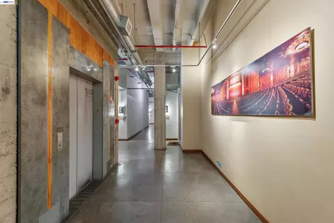 Entry Way - 247 Fourth St #405, Oakland, CA 94607 photo 4 of 5