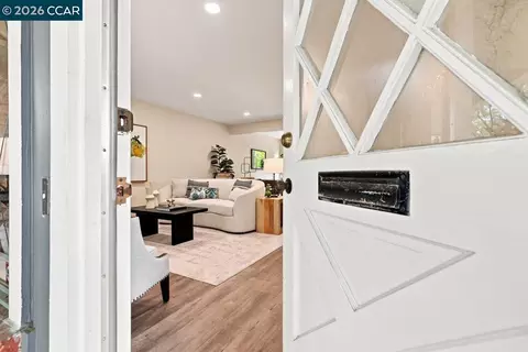 Entry Way - 167 Miramonte Dr, Moraga, CA 94556 photo 1 of 4