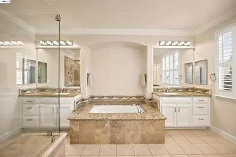 Bath - 2413 Rees Cir, Livermore, CA 94550 photo 4 of 6