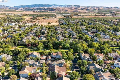 View/Area - 2413 Rees Cir, Livermore, CA 94550 photo 5 of 5