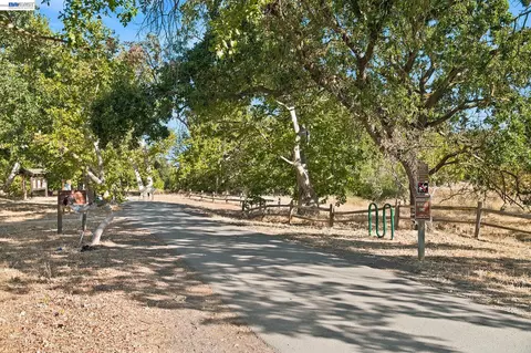 Exterior - 2413 Rees Cir, Livermore, CA 94550 photo 12 of 12