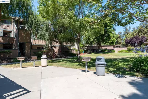 Exterior - 287 E Warren Ave, Fremont, CA 94539 photo 3 of 14