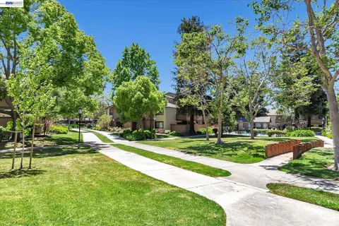 Exterior - 287 E Warren Ave, Fremont, CA 94539 photo 10 of 14