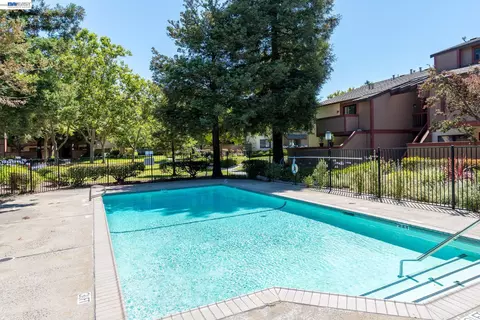 Exterior - 287 E Warren Ave, Fremont, CA 94539 photo 6 of 14