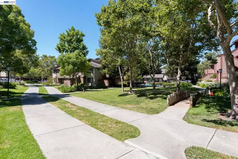 Exterior - 287 E Warren Ave, Fremont, CA 94539 photo 9 of 14