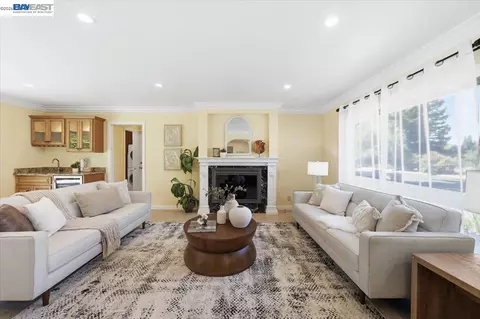 Living - 280 Bolla Ave, Alamo, CA 94507 photo 2 of 5