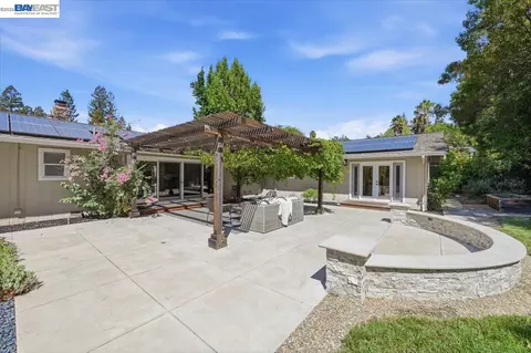 Exterior - 280 Bolla Ave, Alamo, CA 94507 photo 9 of 14