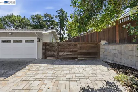 Exterior - 280 Bolla Ave, Alamo, CA 94507 photo 13 of 14
