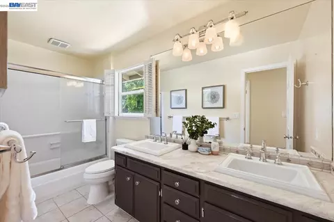 Bath - 280 Bolla Ave, Alamo, CA 94507 photo 5 of 5