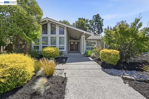Exterior - 280 Bolla Ave, Alamo, CA 94507 photo 3 of 14