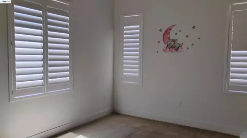Bedroom - 965 Beaver Pond Loop, Madera, CA 93636 photo 3 of 4
