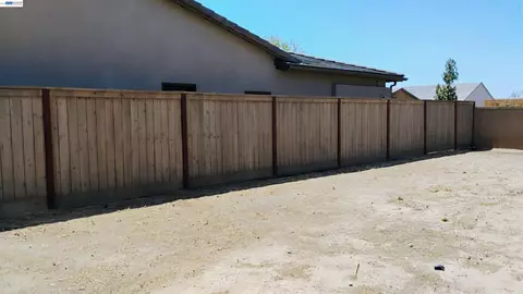 Exterior - 965 Beaver Pond Loop, Madera, CA 93636 photo 8 of 11