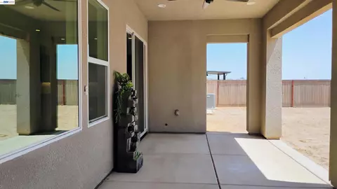 Exterior - 965 Beaver Pond Loop, Madera, CA 93636 photo 6 of 11