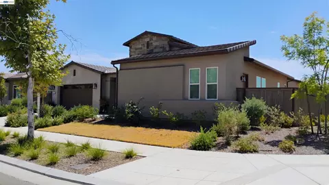 Exterior - 965 Beaver Pond Loop, Madera, CA 93636 photo 3 of 11